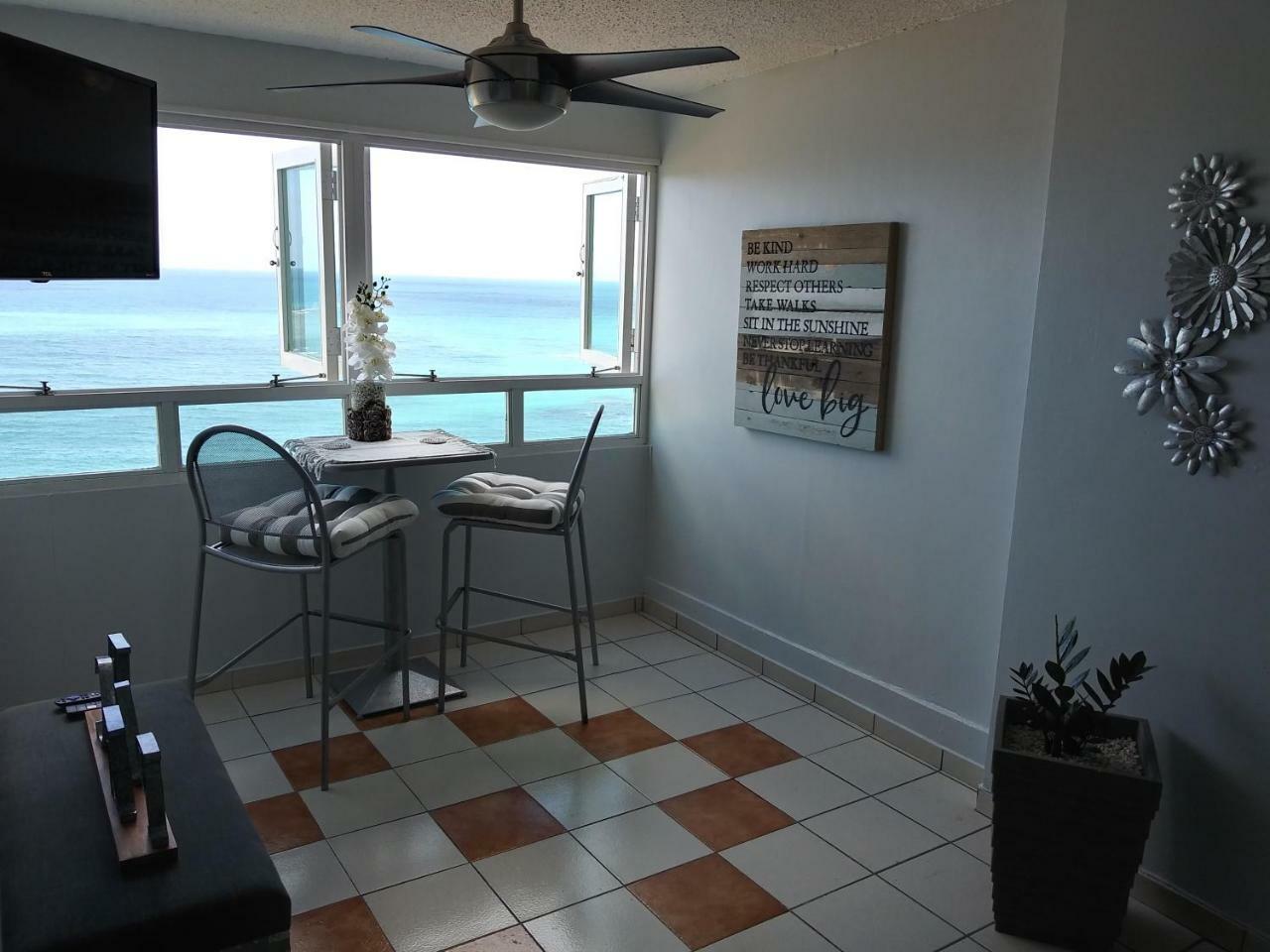 Breezy Beachfront Property With View Of Paradise Luquillo Zewnętrze zdjęcie